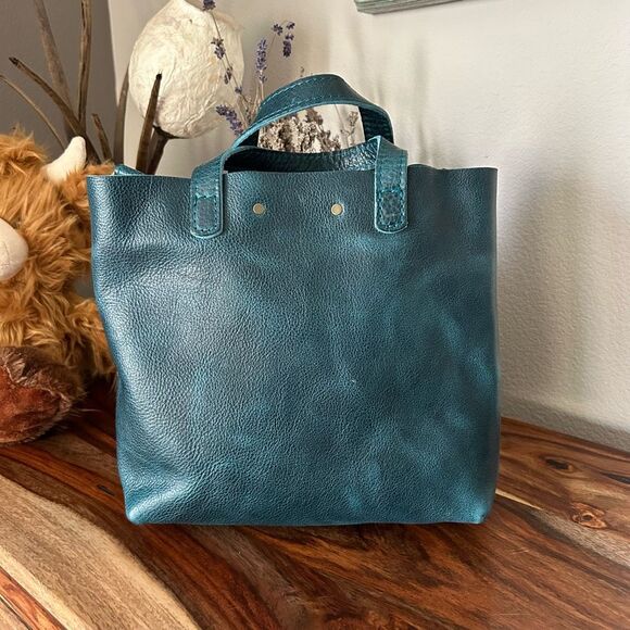 Portland Leather Crossbody Bag in Lagoon Blue - Picture 5 of 9